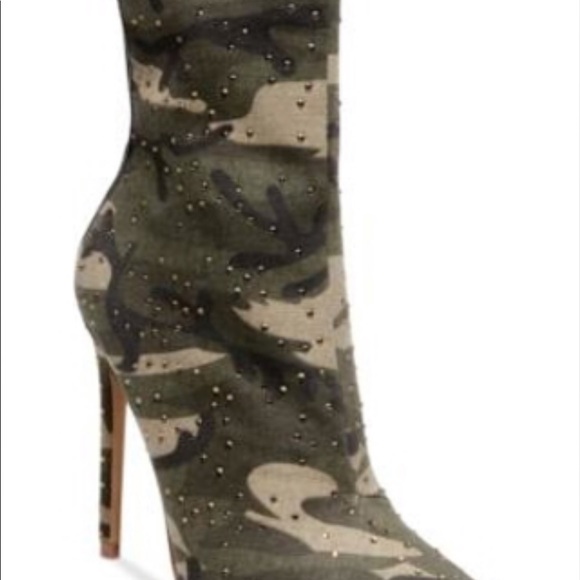 🔴Camo Wagu booties by Steve Madden - Picture 3 of 6